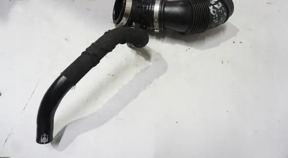 Audi A8 S8 D3 4E Air intake duct part 3E0145711