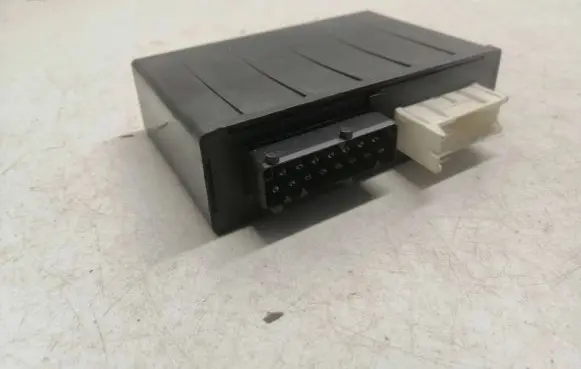 BMW 5 E34 Comfort/convenience module 613513824251 00006690 05990000