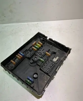 Volkswagen PASSAT B6 Fuse box set 01718130