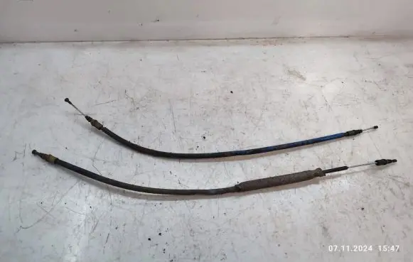 Handbrake/parking brake wiring cable