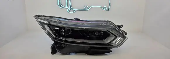 Nissan Qashqai Headlight/headlamp 10019011