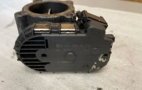 Mercedes-Benz E W211 Throttle valve A6420900270