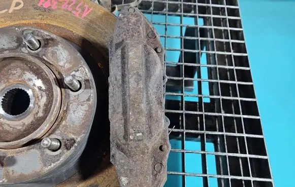 Toyota Land Cruiser (J120) Front brake caliper IMPRK1522384