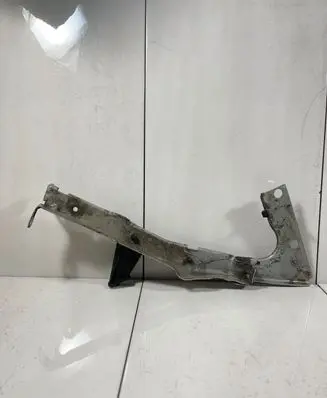 Audi A5 8T 8F Fender mounting bracket 8T0821135C