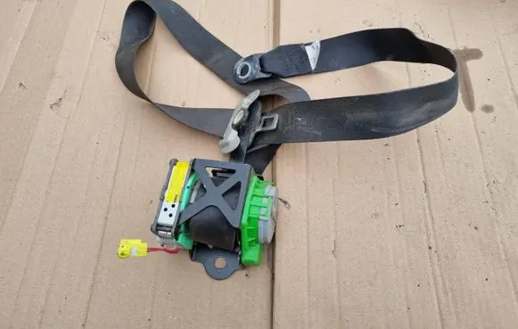Toyota Auris 150 Front seatbelt 73210-02220