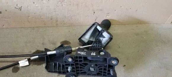 Ford Focus Gear shifter/selector 4M5R7E395GE 4M5R7C453DB