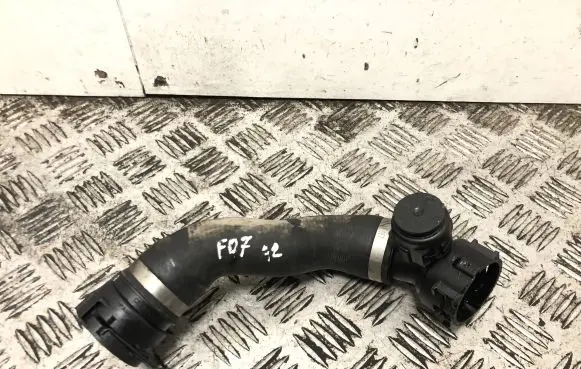 BMW 5 GT F07 Engine coolant pipe/hose 7807157