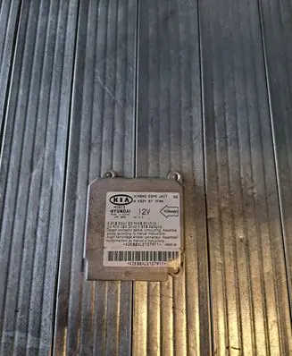 KIA Carnival Airbag control unit/module 0K52Y677F0A 49020109 K2EBBXLD107911