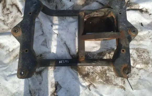 Land Rover Range Rover L322 Engine mounting bracket