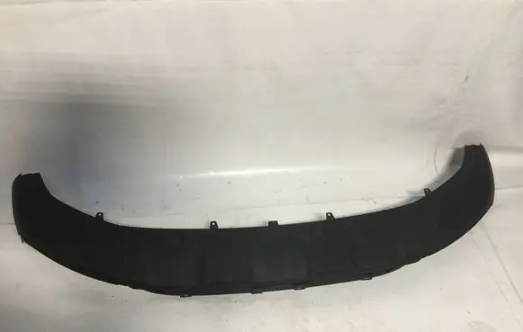 Front bumper lip