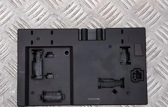 Mercedes-Benz S W221 Fuse module A2219005804