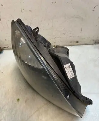 Renault Clio II Headlight/headlamp 8200228792