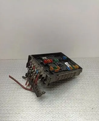 Volkswagen Golf V Fuse module 1K0937125
