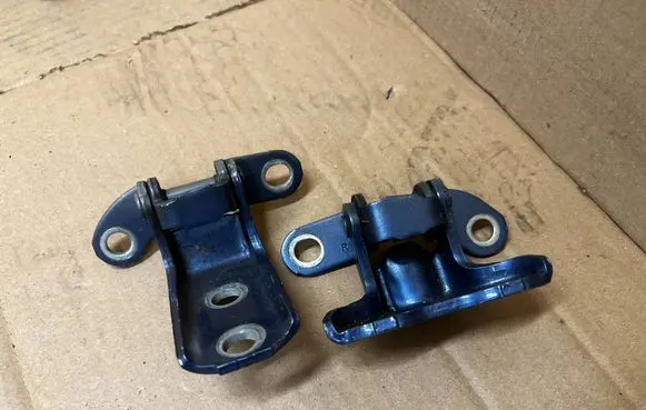 Toyota Auris E180 Rear door hinge set 