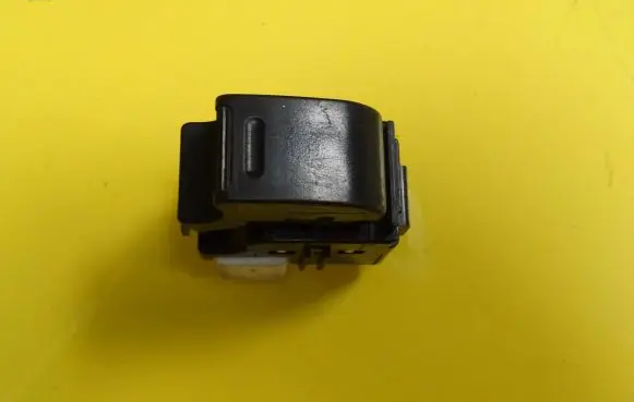 Toyota RAV 4 (XA10) Electric window control switch