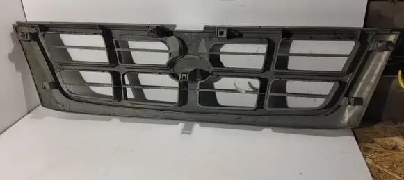 Subaru Forester SF Front bumper upper radiator grill