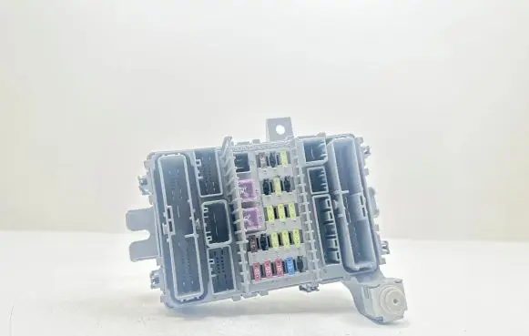 Honda Accord Fuse module TL0E113 080410 EBA20ADV4