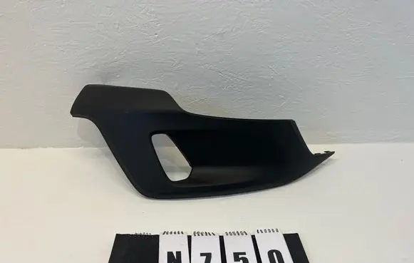 Volvo V40 Front bumper corner part panel trim 31353341