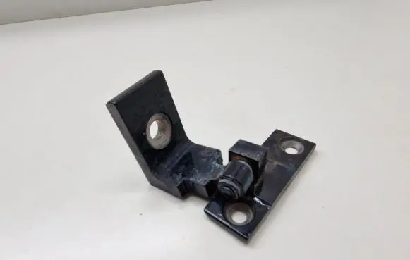 BMW X5 F15 Front door lower hinge 7325055