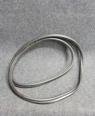 BMW 3 E90 E91 Seal rubber (tailgate) 7060639