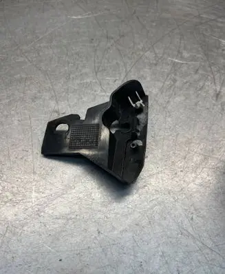 Front bumper mounting bracket