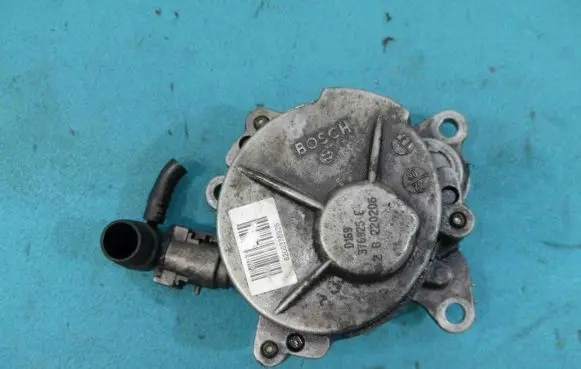 Renault Megane II Vacuum pump 8200376925 IMPRK905719