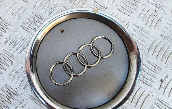 Audi A4 S4 B6 8E 8H Original wheel cap 8L0601165D