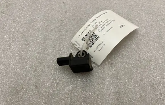 Chrysler Pacifica Airbag deployment crash/impact sensor 68174975AA