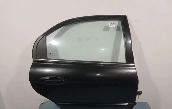 KIA Magentis Rear door