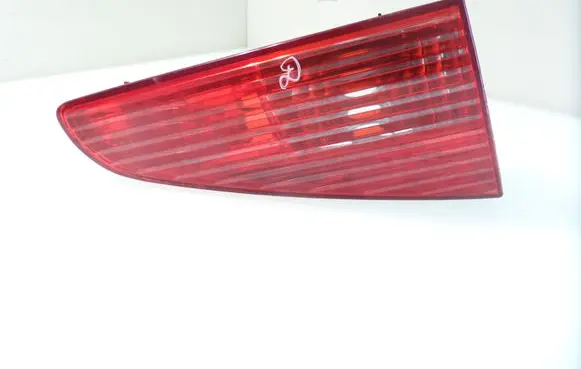 Peugeot 607 Tailgate rear/tail lights 2543