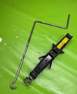 Toyota Yaris Lift Jack 091110D010 7009915451D