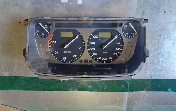 Volkswagen Golf III Speedometer (instrument cluster) 1H0919860E