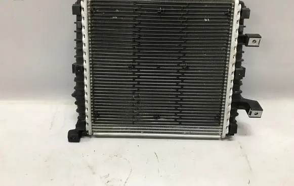 Volkswagen Touareg II Optional radiator 7P0121212K