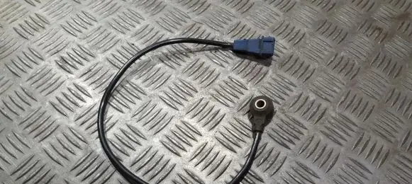 Audi A4 S4 B5 8D Detonation knock sensor 054905377g 5wm1512