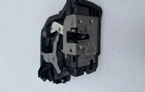 BMW X3 G01 Front door lock 2711542 198640