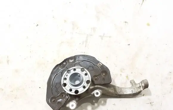 Mercedes-Benz C W206 Front wheel hub A2063320100