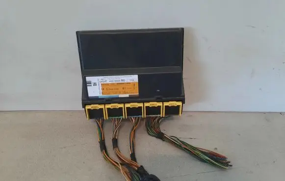 Jaguar X-Type Central body control module 4x43-15K600BD