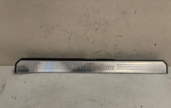 Mercedes-Benz S W221 Front sill trim cover A2216800235