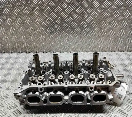 Toyota Prius+ (ZVW40) Engine head 1110109435