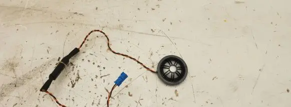 Front door high frequency speaker