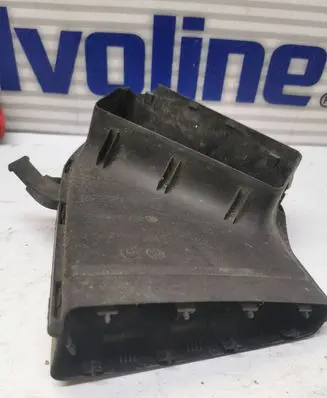 Audi A4 S4 B7 8E 8H Air intake duct part 8E0129617