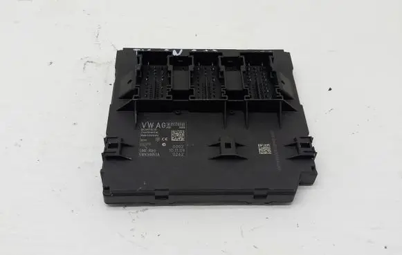 Volkswagen Tiguan Comfort/convenience module 5K0937084B