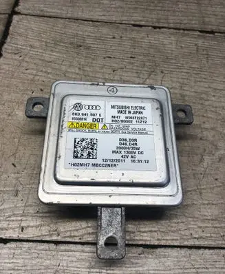 Volkswagen Touareg II Headlight ballast module Xenon 8K0941597E 00336814 W003T22071