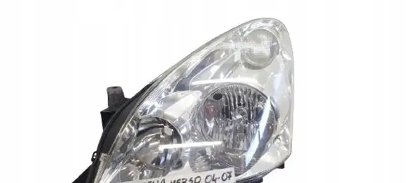 Toyota Corolla Verso AR10 Headlight/headlamp
