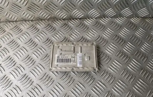 Volkswagen PASSAT B6 Headlight ballast module Xenon 3D0907391B 89035113