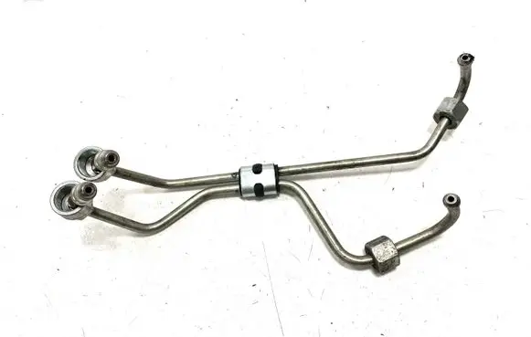 Volvo XC60 Fuel injector supply line/pipe 