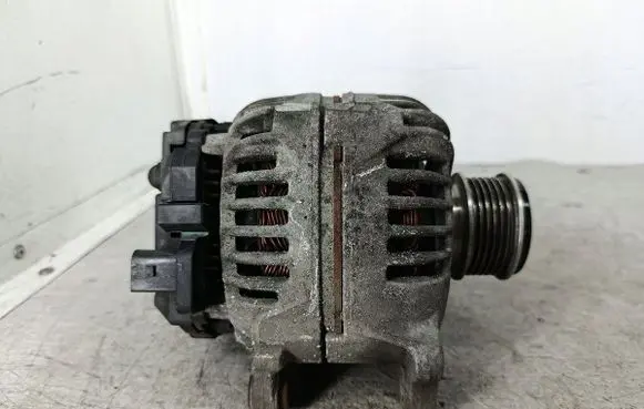 Volkswagen Golf V Generator/alternator 