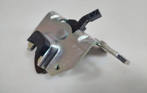 Mercedes-Benz C W204 Seat back rest lock catch A2049200572