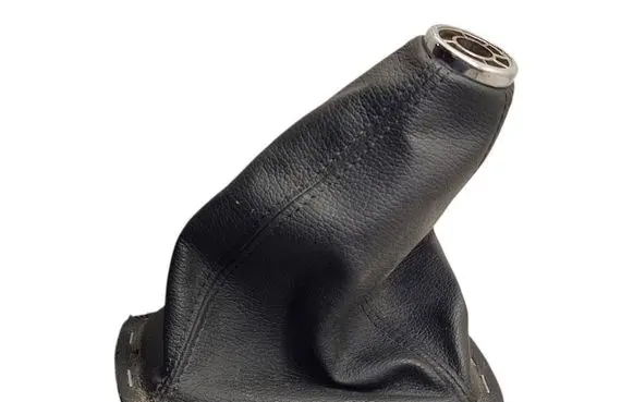 Toyota Avensis T250 Gear lever shifter trim leather/knob