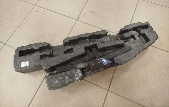 KIA Carens III Tool set 09149A4000